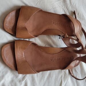 Gentle Souls Tan Sandals Minimalist Design